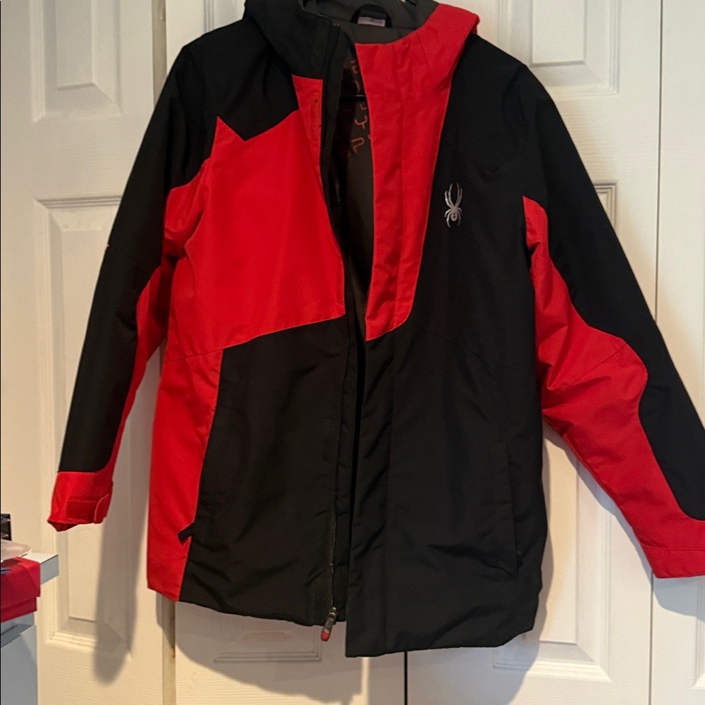 Spyder Black and Red hooded Jacket Youth size 18 xl, excellent condition